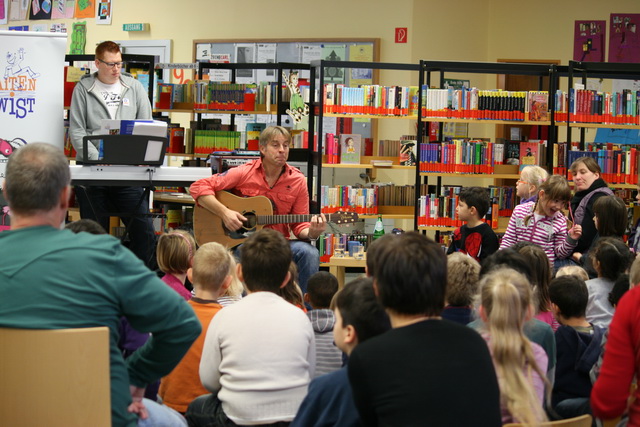 gal/2010/2010 Saitentwist Buecherei Borbeck 90 Jahre 18.11/2010 Saitentwist Buecherei Borbeck 90 Jahre 18.11. 047.jpg